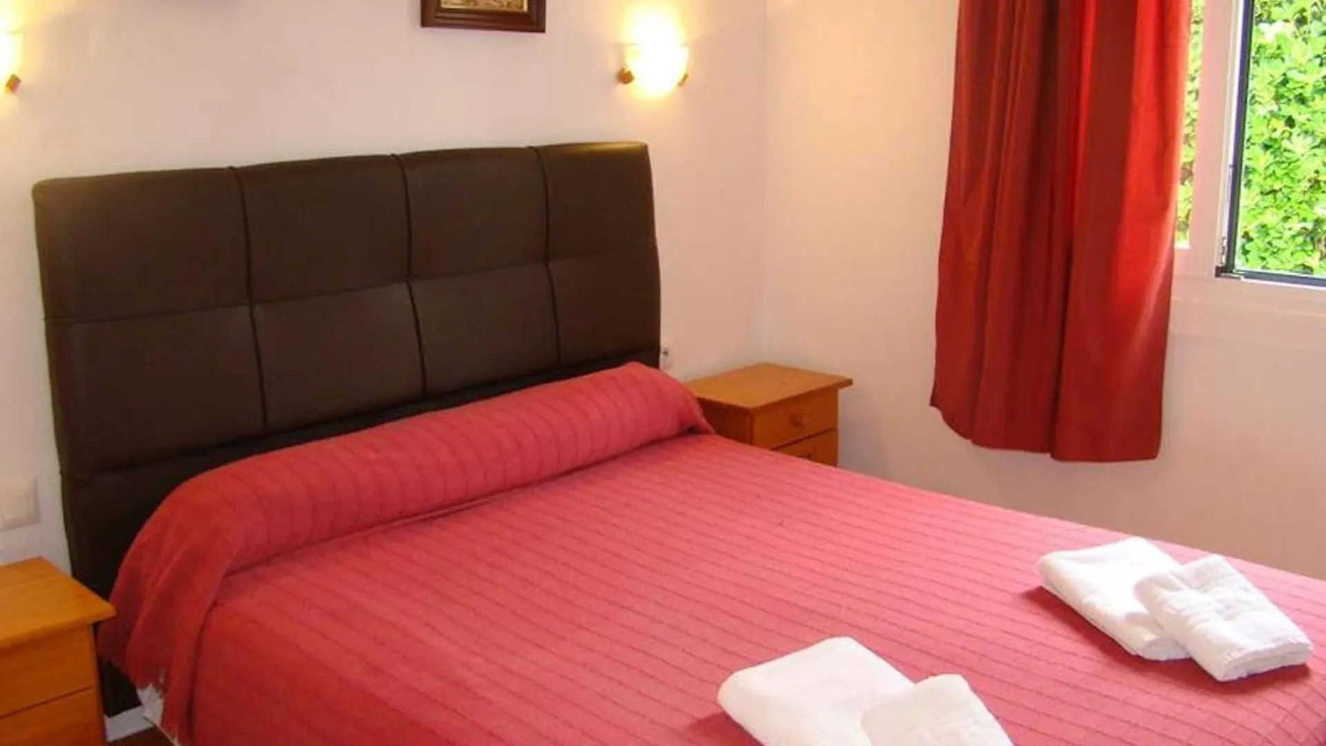 Casa Este - Semi-Detached 2 Bedroom Villa - Great For Smaller Groups Son Bou 0*,  Spain