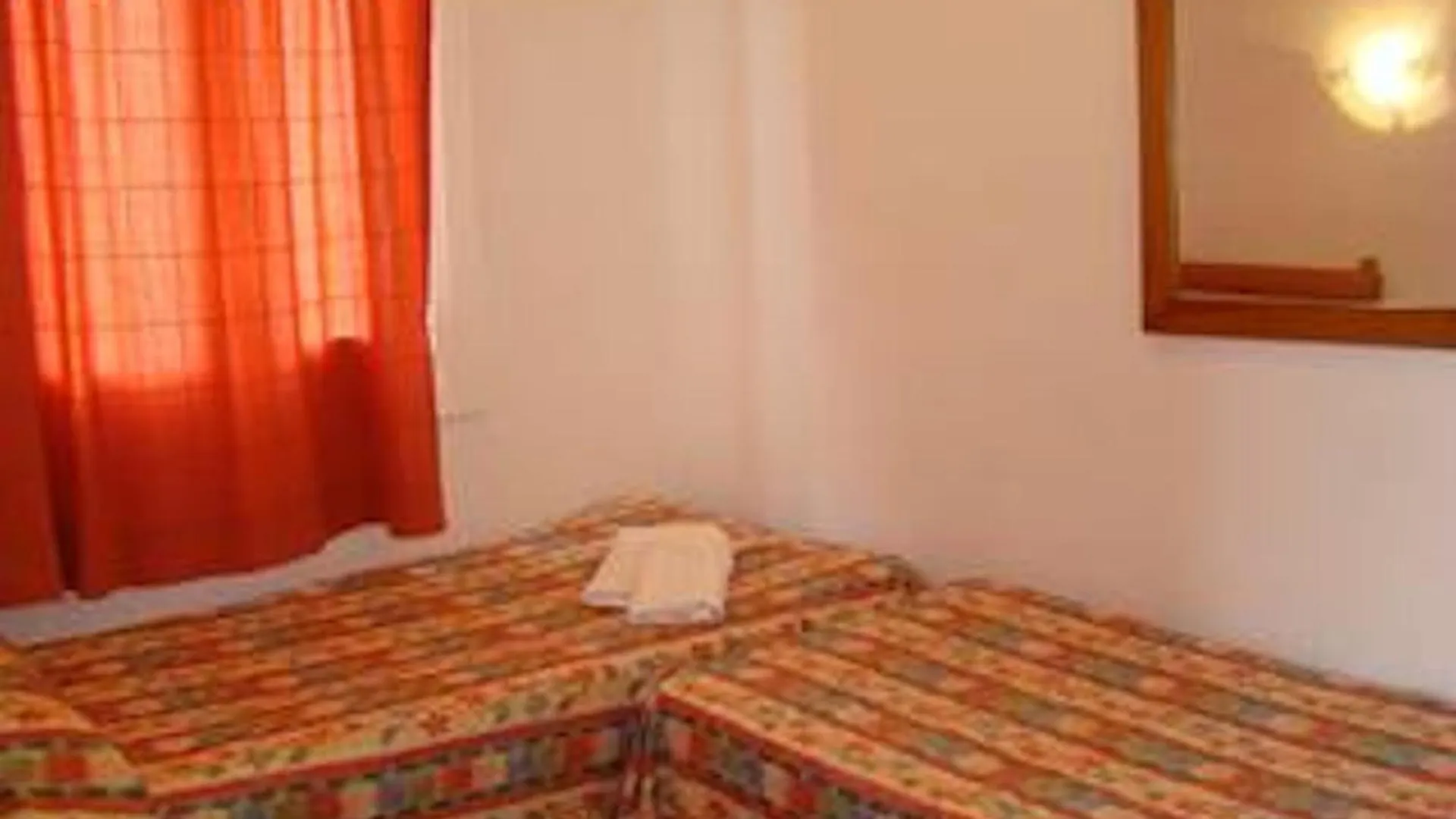 Casa Este - Semi-Detached 2 Bedroom Villa - Great For Smaller Groups Son Bou